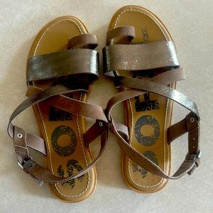 Sorel sandals size 8